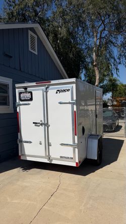 Enclosed trailer