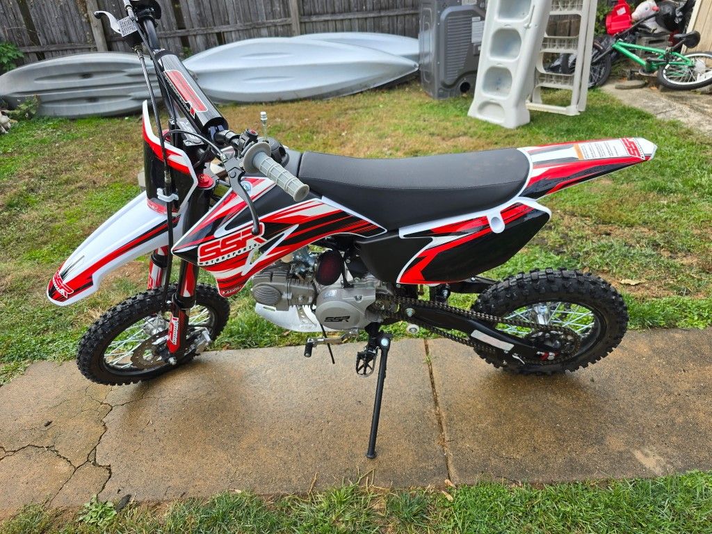 2022 Ssr Dirt Bike 150cc