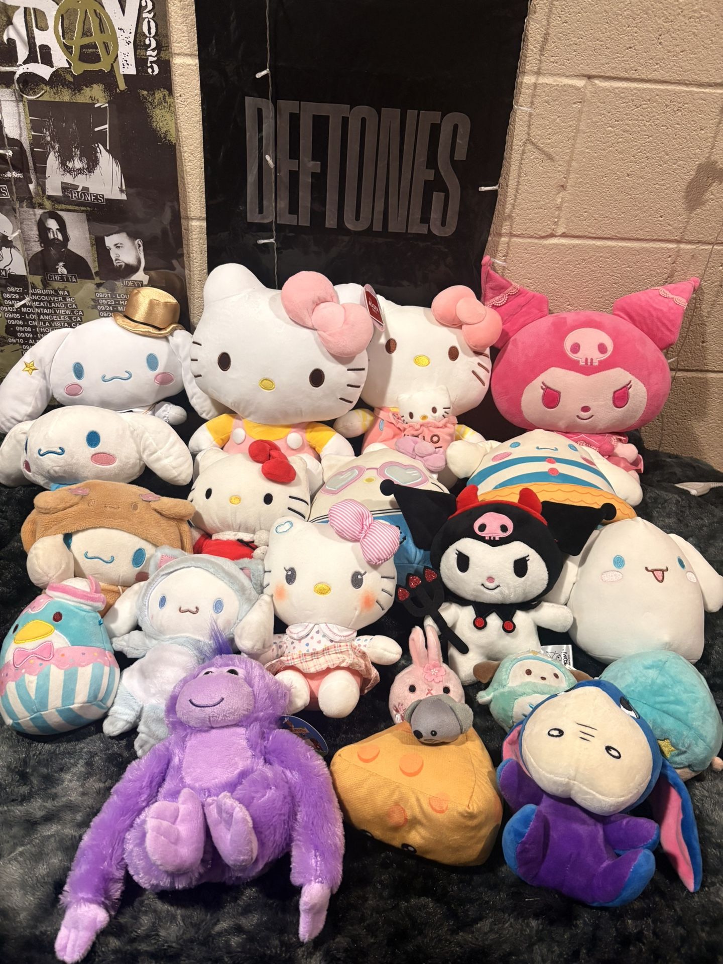 Sanrio/hello Kitty Plushies