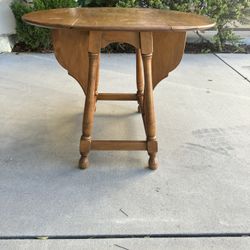 Antique Mid-Century Colonial revival Maple Drop Leaf Table
