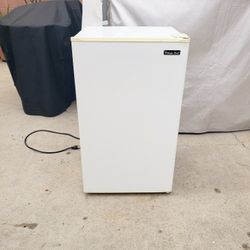 Mini Refrigerator 