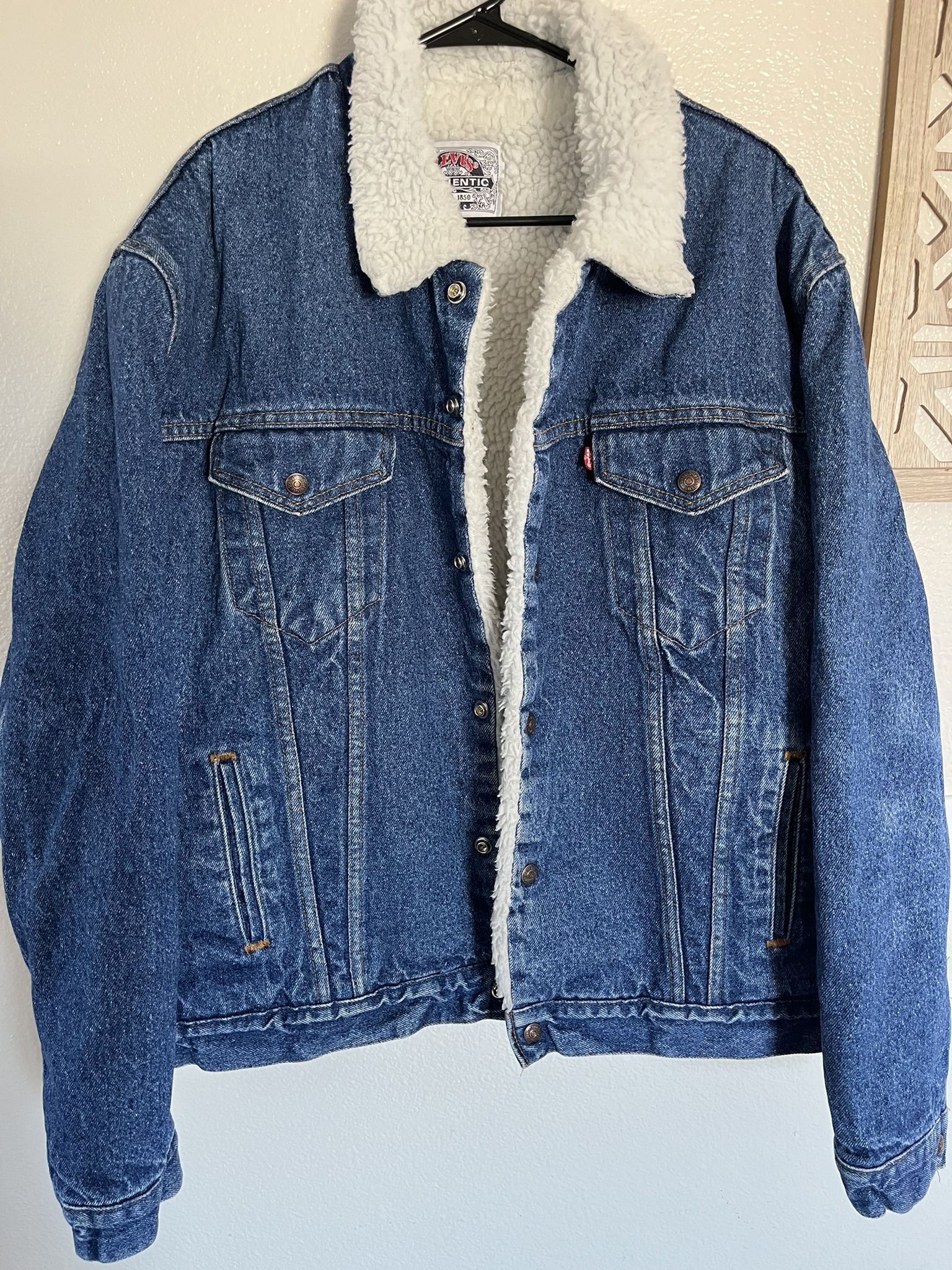 Vintage Levi’s Sherpa Line Denim Trucker Jacket Sz 46L