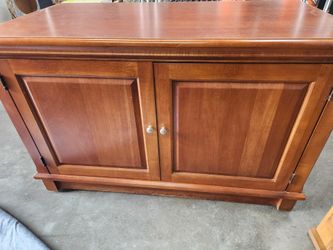 Thomasville TV Entertainment Center !!!