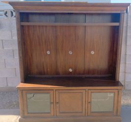 Large Wood Entertainment Center / Media Hutch – Pickup Henderson
