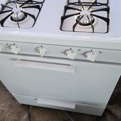 Magic Chef Stove Very Clean Semi New Works Exelent 