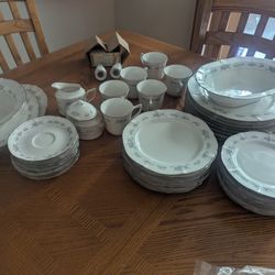 Noritake Southern Lace 8 Place China 