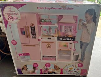 Disney princess house new