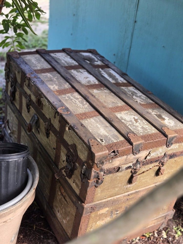 Old Pirate's Sea Chest