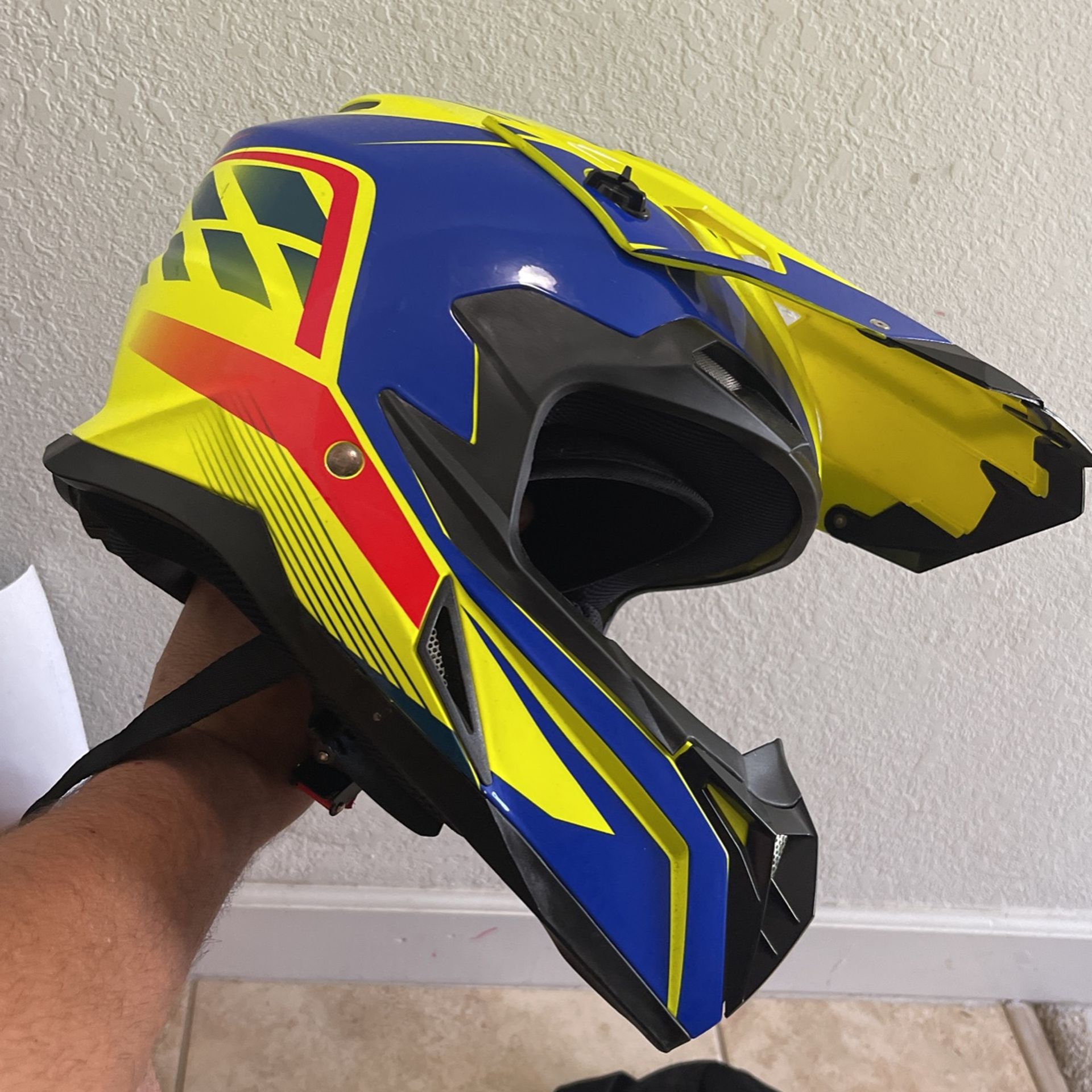 Brand New Lightweight Motorcycle Helmet,All Products : American Fashion Style Bags On Sale