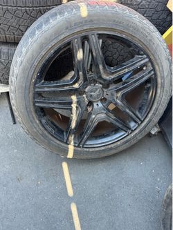 22in Mercedes wheels and tires  for G wagon
