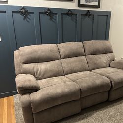 Reclining Couch and Love Seat Set