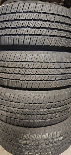 Set Of Michelin 235 65 17