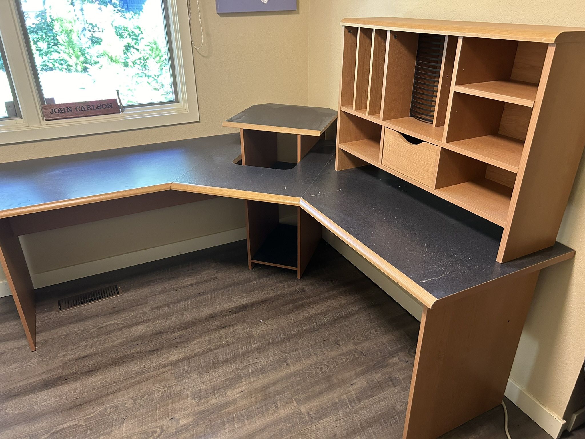 Corner Desk With Organizer Shelf
