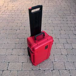 Red SKB Cases iSeries 2011-7 Case with Photo Dividers and Lid Organizer