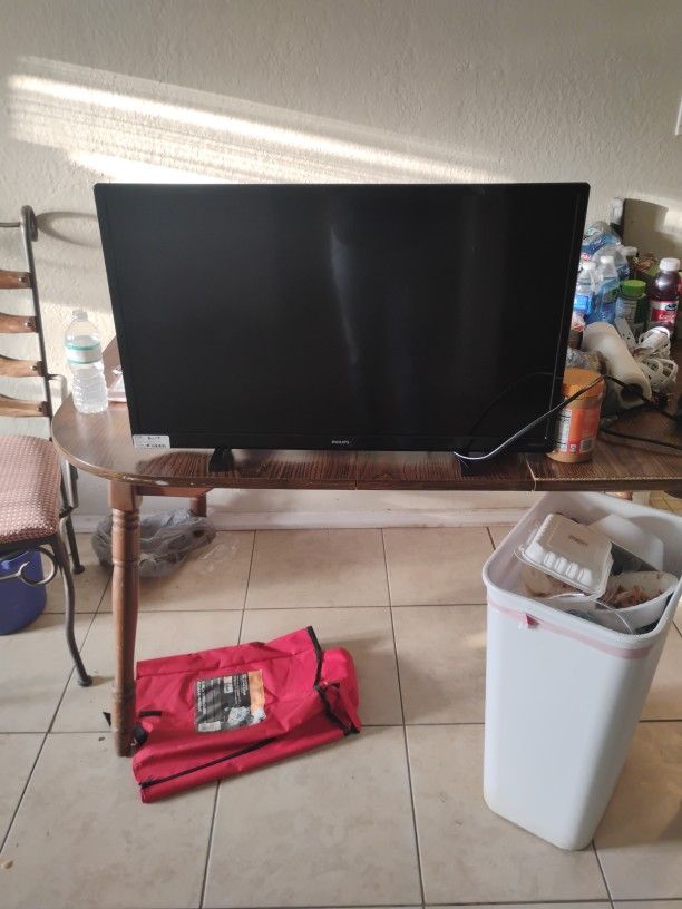 32 Inch TV