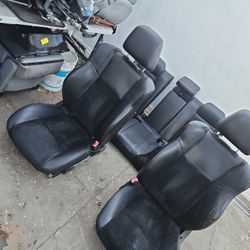 BUCKS SEAT AVAILABLE CHARGER 2020 Part