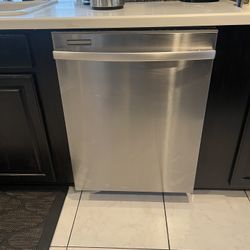 Whirlpool, Microwave, Oven And Dishwasher Combo