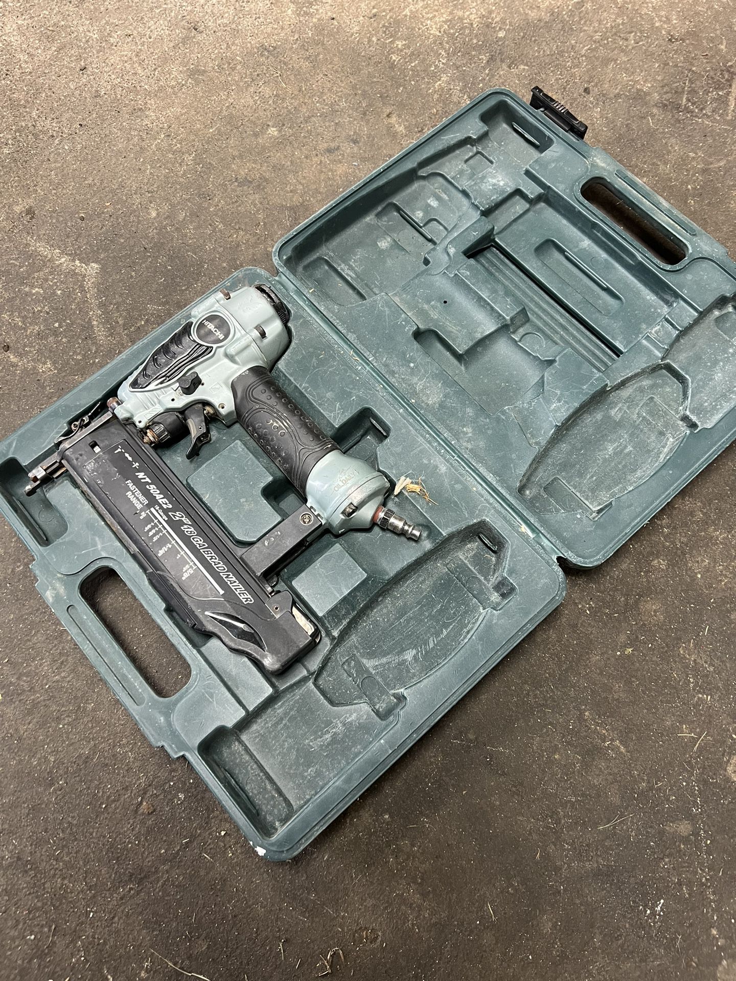 Hitachi finish nail gun NT50AE2 2" 18-Gauge Brad Nailer i not sure if it works