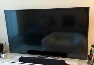 Samsung 65” 4K UHD Smart TV – For Repair or Parts