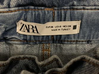 Like New Woman’s/Junior Zara Jeans