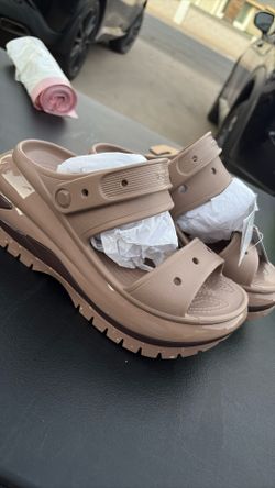 Woman’s Crocs Mega Crush Sandal Woman Size 9