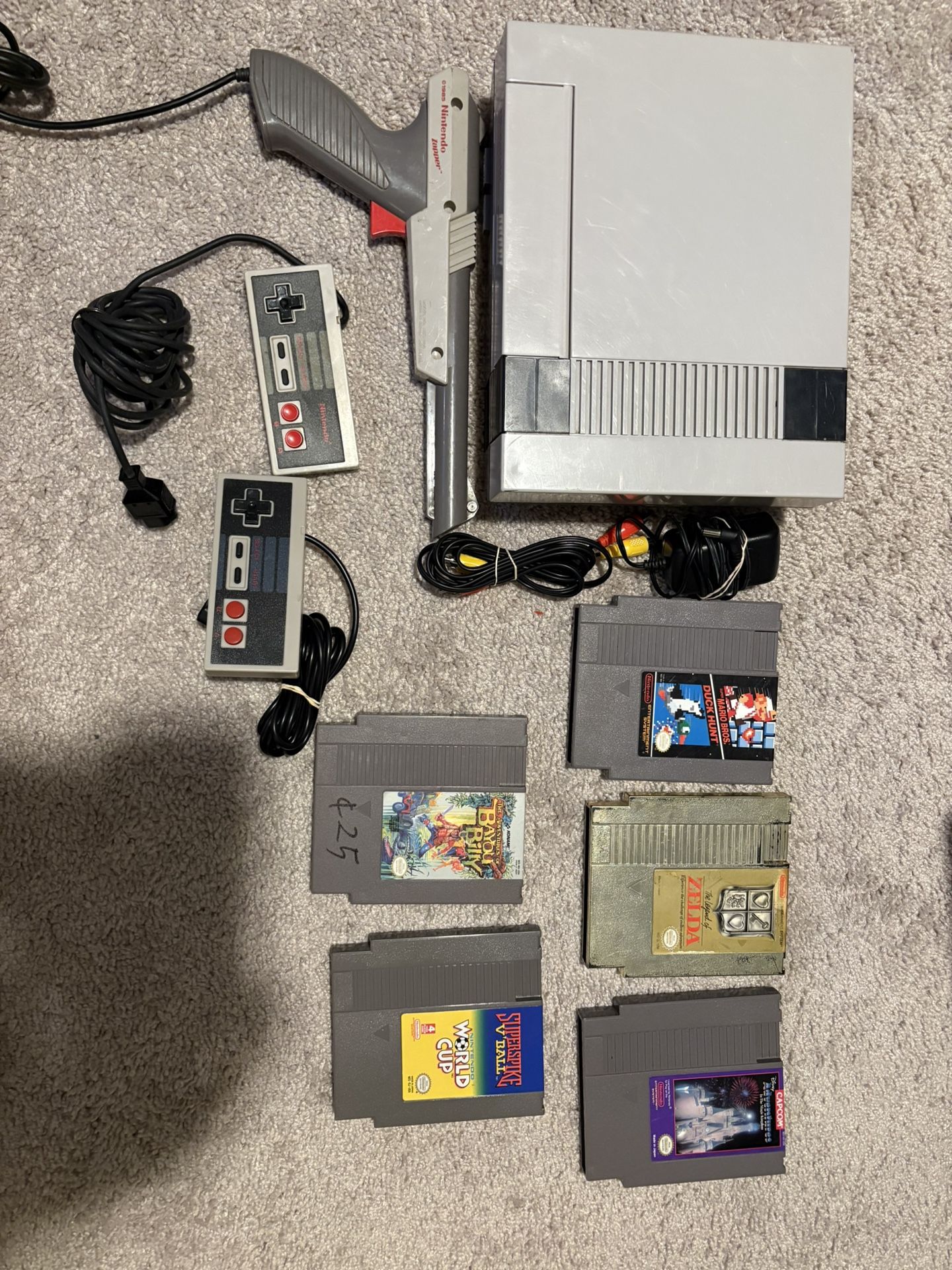 Nintendo NES + 5 Games (hablo Espanol)