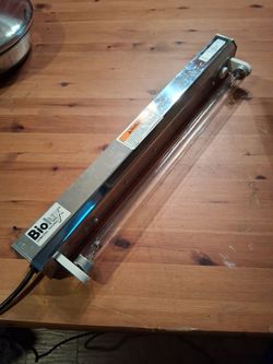 BIOLUX 15W Germicial Strip Fixture with Lamp