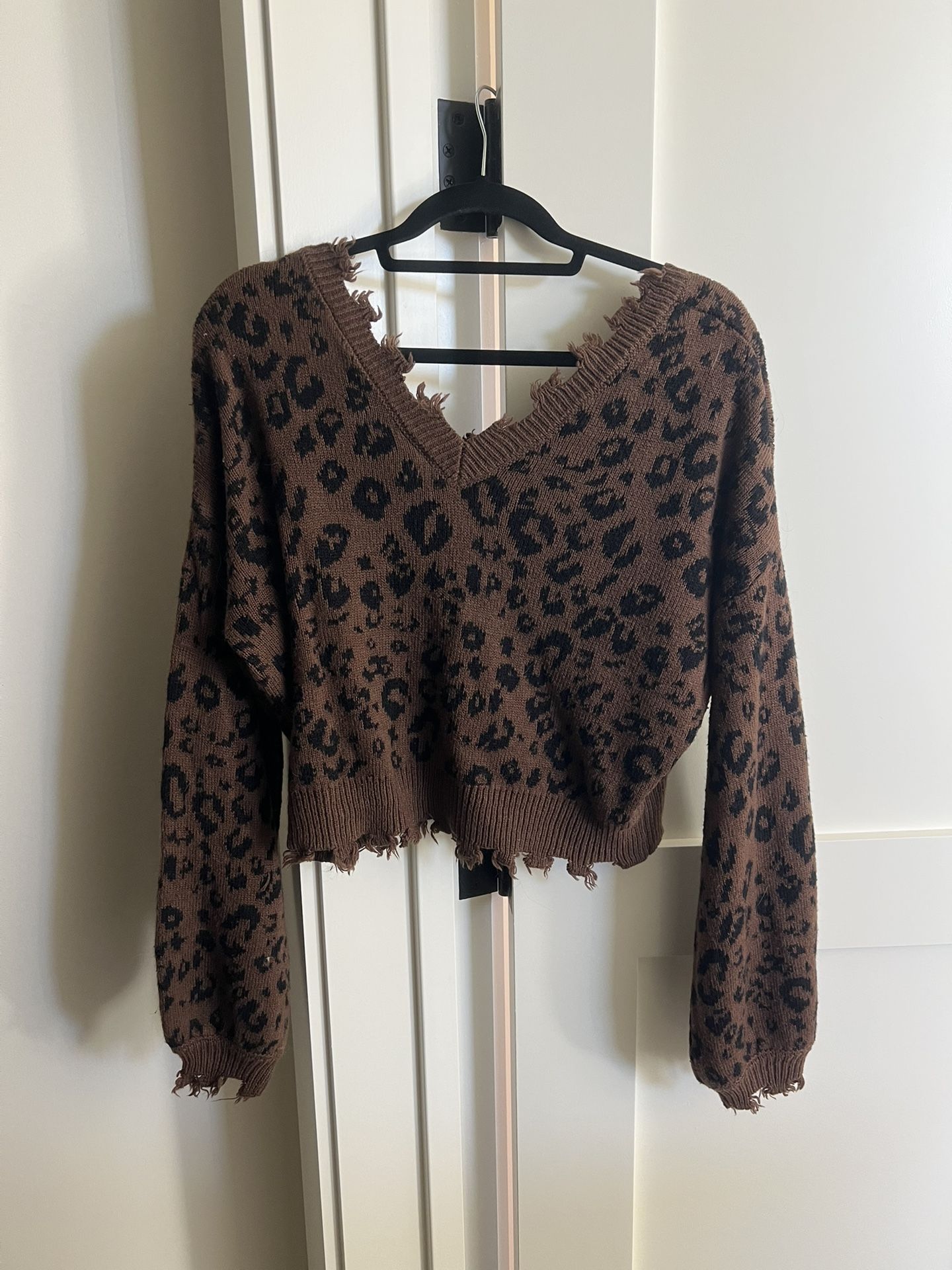Leopard Print Distressed Sweater – Rue 21 (Size S)