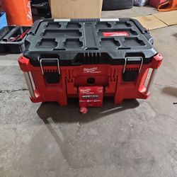 Brand New Milwaukee Packout Tool Box With Handle