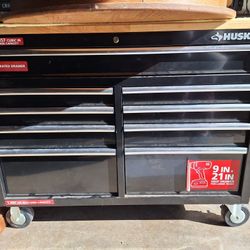 Solid Work Bench With Wheels