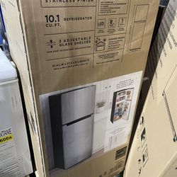 SaleSumo 10.1 cu. ft. Top Freezer Refrigerator in Stainless Steel