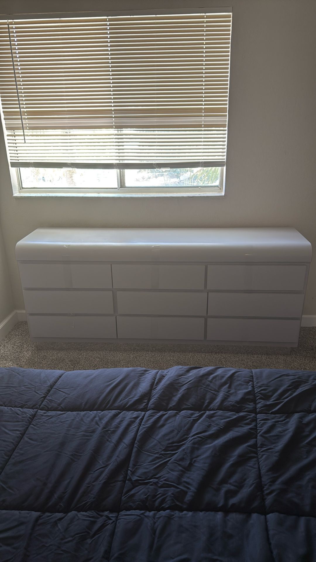 Dresser With Nine Drawers
