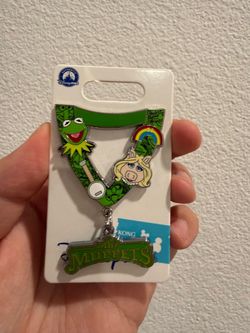Disney muppets pin brand new