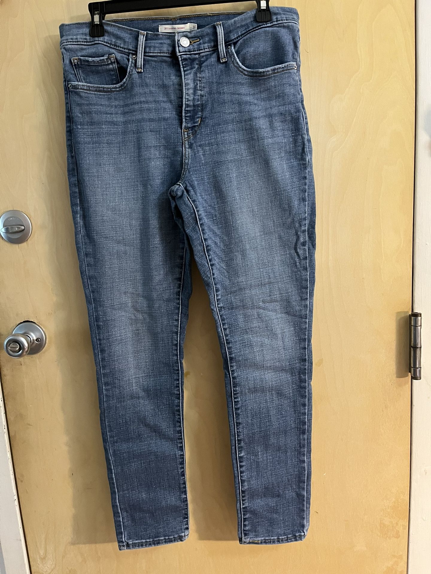 Women’s Levis 311 Shaping Skinny Jeans