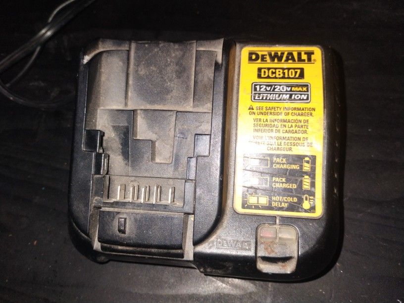 DeWalt 12v/20v (MAX) Power Tool Battery Charger DCB107 