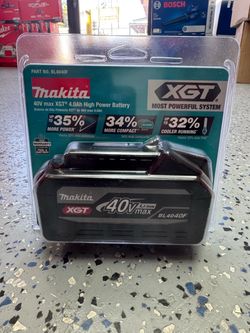 Makita 40V Max XGT High Output 40V 4Ah Lithium Ion Power Tool Battery Pack with Fuel Indicator