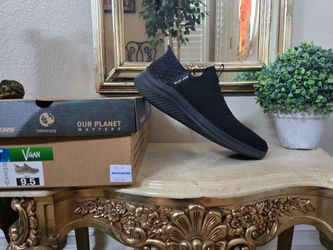 Sketchers Slip-Ins hands free stretch Men's Shoes Size 9.5