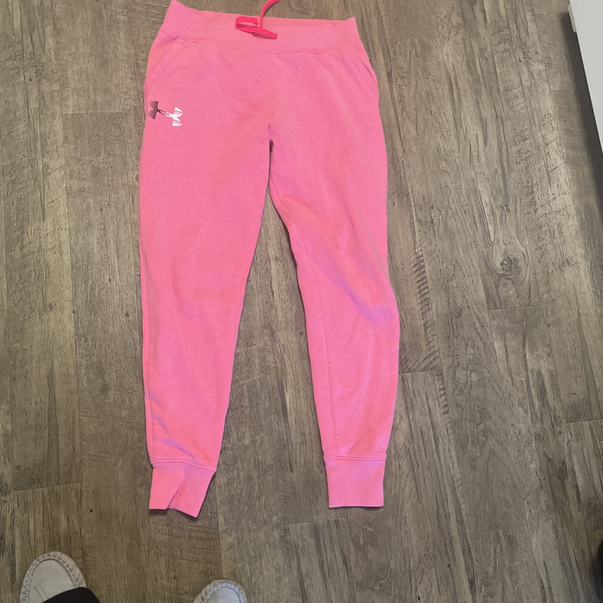 Under Amour Sweatpants Youth XL. Fit Like An Adult Small 