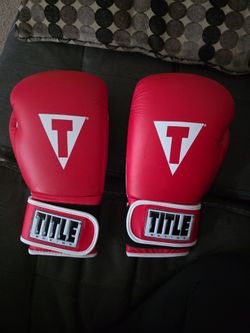 Title Boxing Gloves- 14oz - BRAND NEW