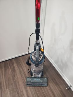 UREKA DASHSPRINT ANTY TANGLE NEW TECHNOLOG VACUUM CLEANER