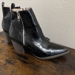 Bootie Snakeskin Pointy Toe Heeled Shoe