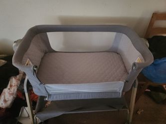 Baby bassinet (Never used)