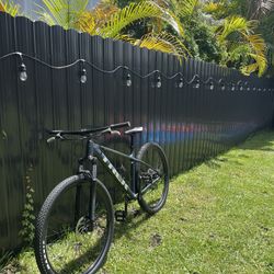2022 Trek Marlin 7