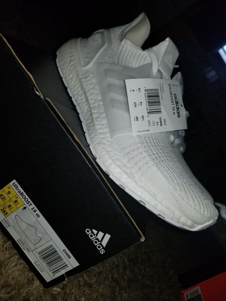 Adidas UltraBoost Size 9