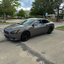 2012 Nissan Maxima 