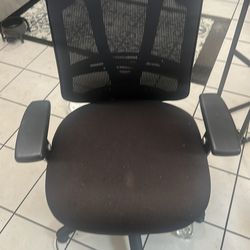 Great office chair good condition. 10$