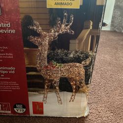5 Ft Animated pic Grapevine Deer