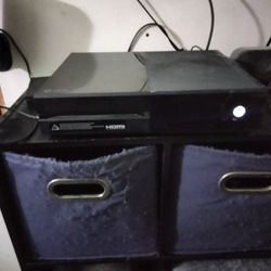 Xbox One With Logitech Speakers