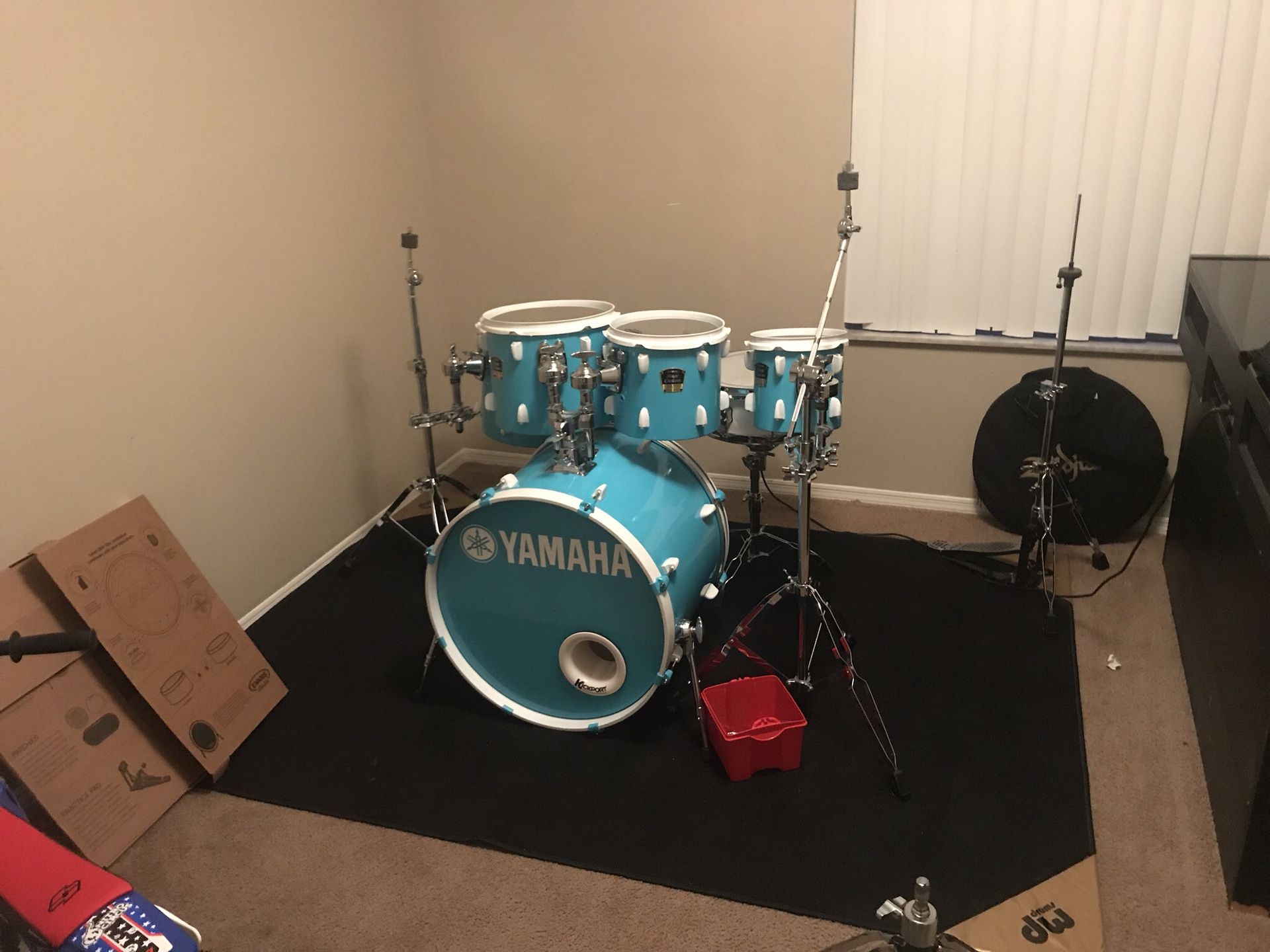 Drums set