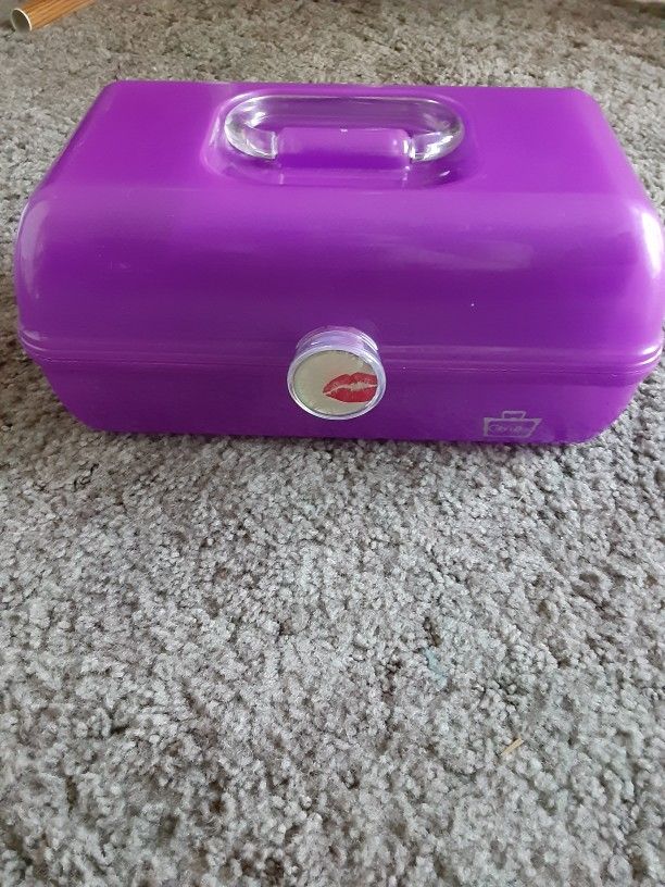 Purple Kiss Caboodle
